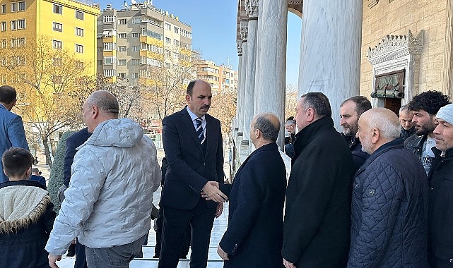 Başkan Altay Hacıveyiszade Camii’nde ve Kültürpark’ta Vatandaşlarla Buluştu