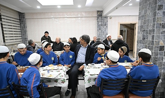 Başkan Kocaman, Kur’an Kursu Öğrencileriyle İftar Yaptı