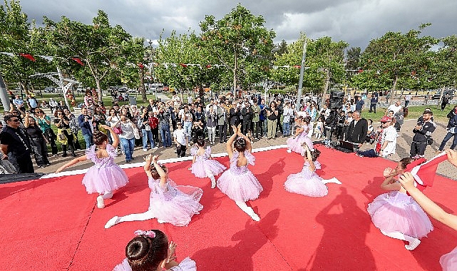 Bayraklı’da gençler Gençlik ve Spor Festivali’nde buluştu