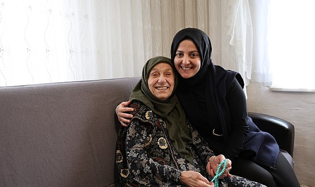 92 Yaşındaki Neriman Teyze’ye Duygu Dolu Doğum Günü Sürprizi