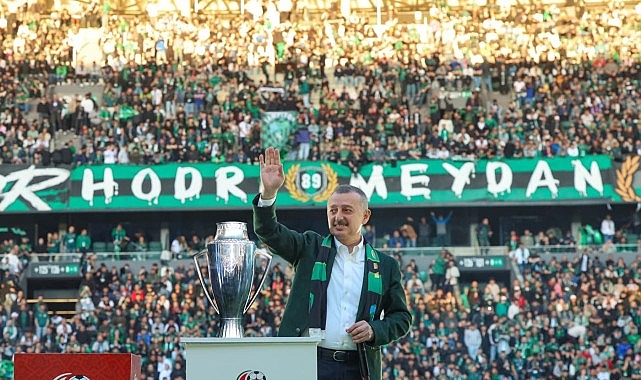 Büyükakın, Kocaelispor’un 60. yılını kutladı