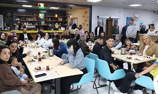 Beyaz Kalpler, mezunlarını mesleğe uğurladı