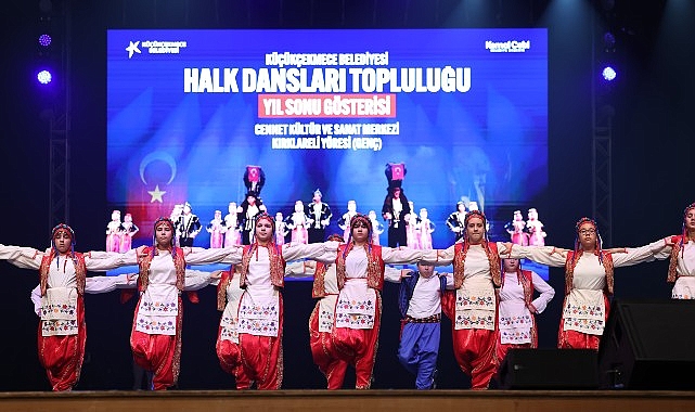 Küçükçekmece Belediyesi Halk Dansları Topluluğu’nun Yılsonu Gösterisi İzleyenleri Büyüledi