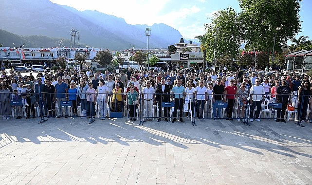 Minik öğrencilerden muhteşem dans gösterisi