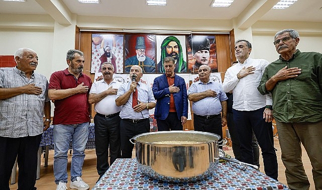 Başkan Tugay aşure lokmasını paylaştı