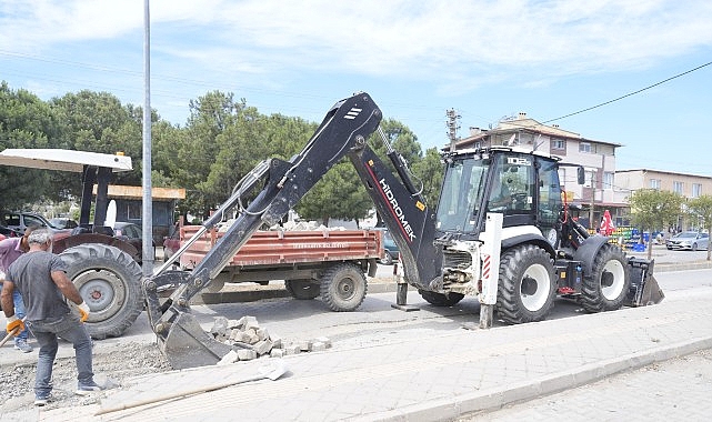 Burhaniye Belediyesi Sahada Çalışmalarını Sürdürüyor