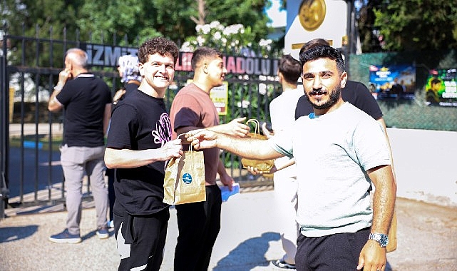 Büyükşehir, YKS öğrencileri için ikram stantları kurdu