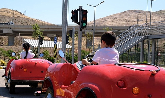 Asarlık Trafik Eğitim Parkuru’nda Her Gün 50 Çocuk Kuralları Öğreniyor